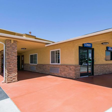 Rodeway Inn Adelanto Us 395 Luaran gambar