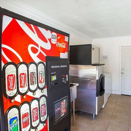 Rodeway Inn Adelanto Us 395 Luaran gambar