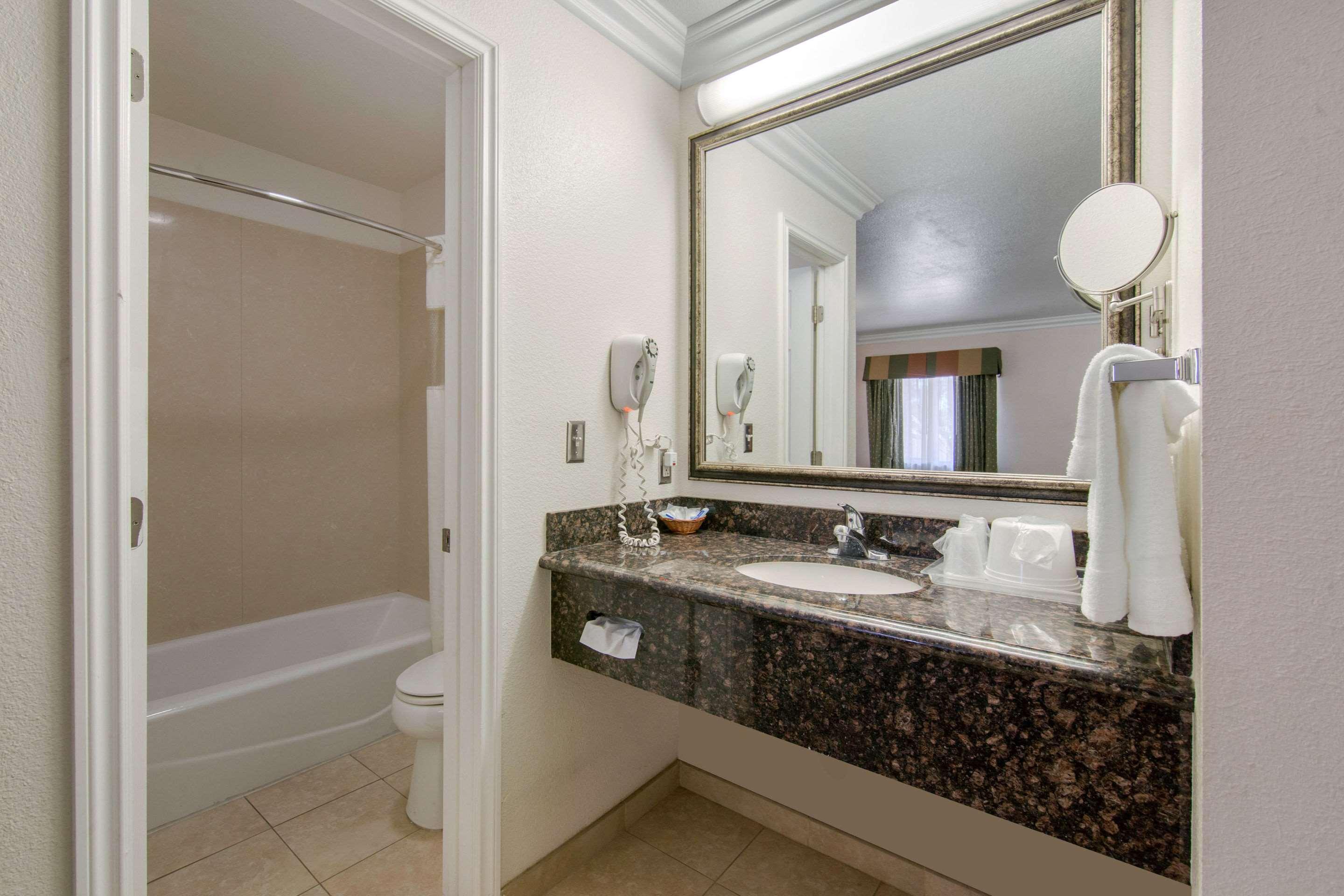Rodeway Inn Adelanto Us 395 Luaran gambar