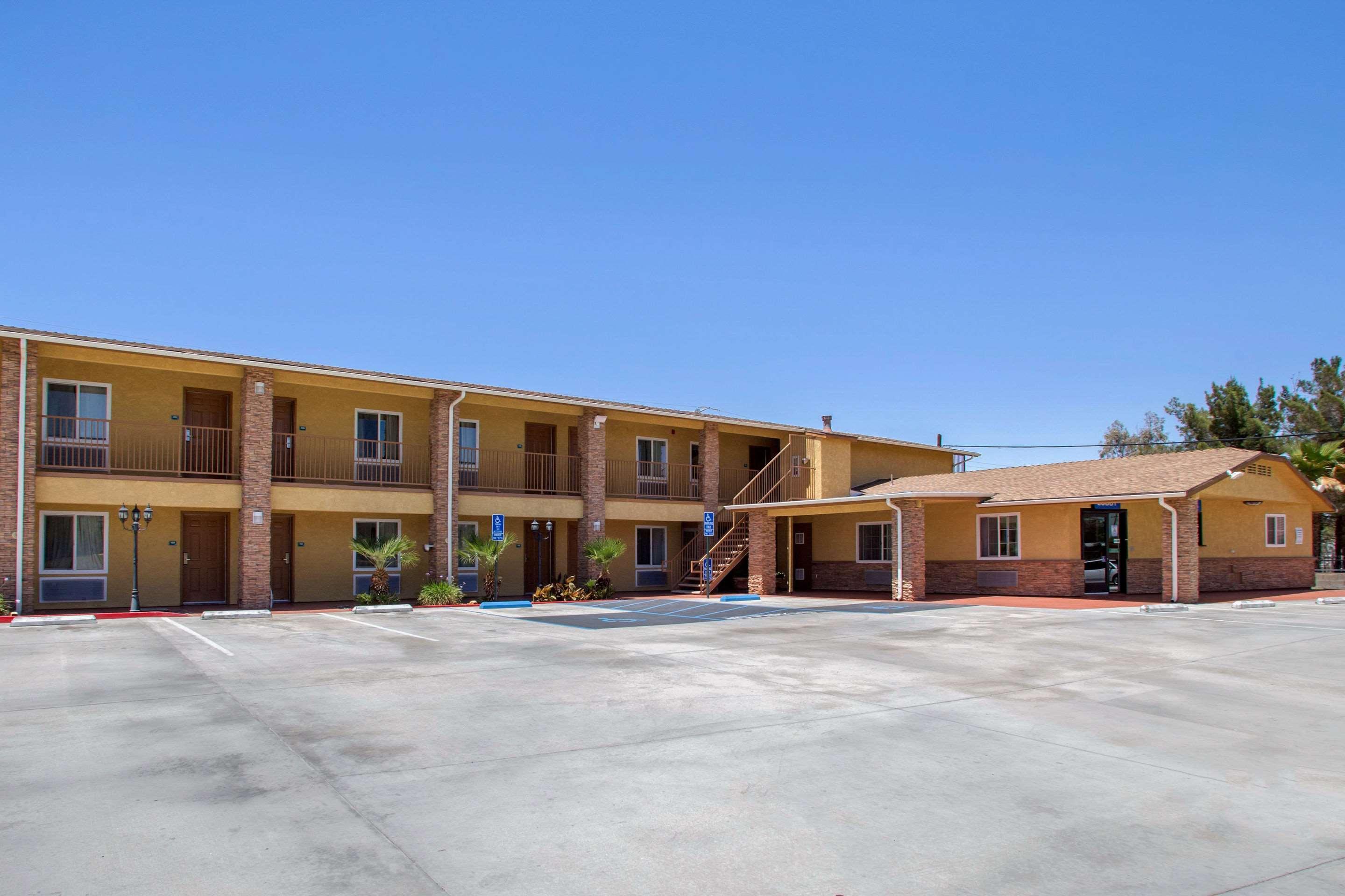 Rodeway Inn Adelanto Us 395 Luaran gambar